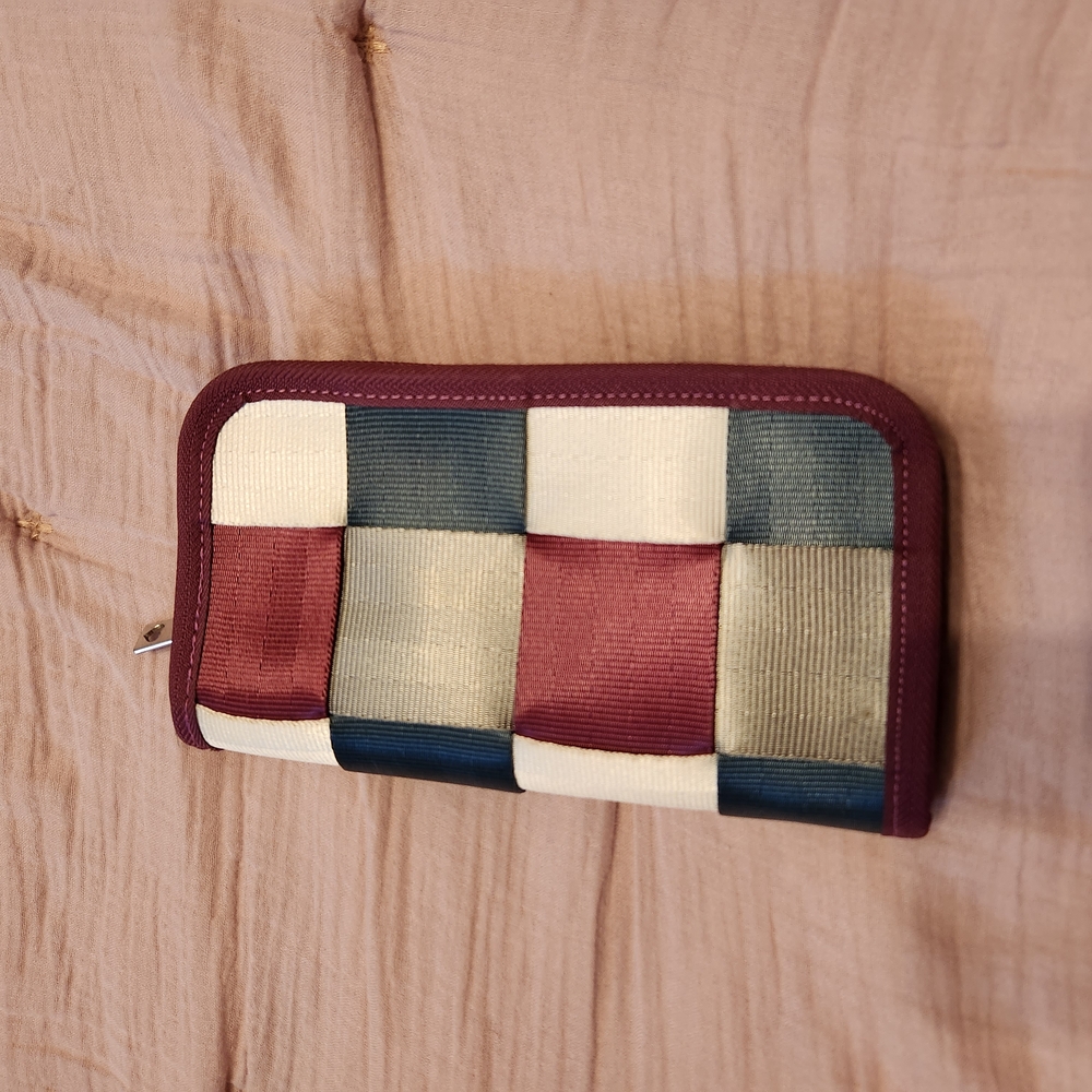 EUC Harveys On Ice Classic Wallet